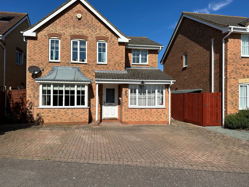 4 bed detached house for sale in Lilac Grove, Biggleswade SG18, £475,000