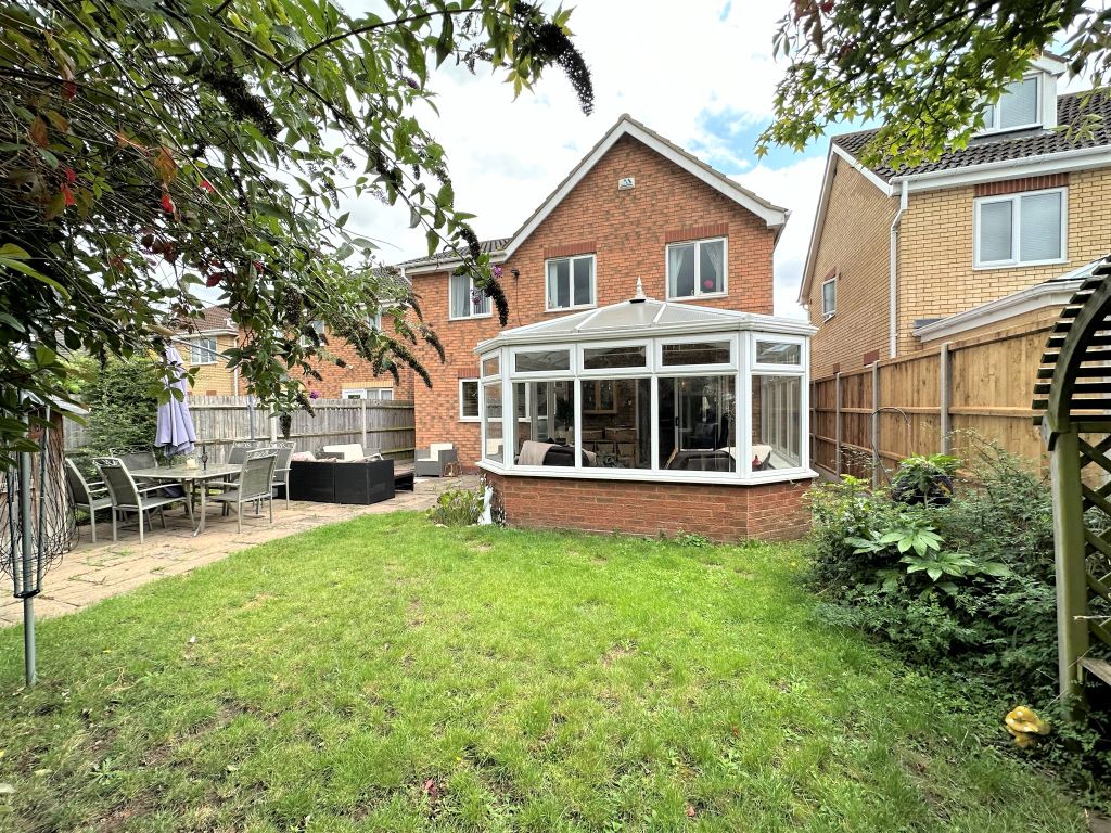 4 bed detached house for sale in Lilac Grove, Biggleswade SG18, £475,000