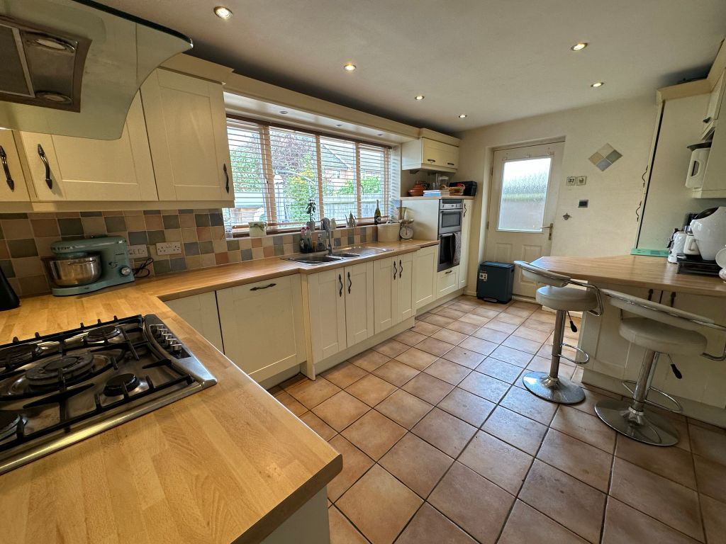 4 bed detached house for sale in Lilac Grove, Biggleswade SG18, £475,000