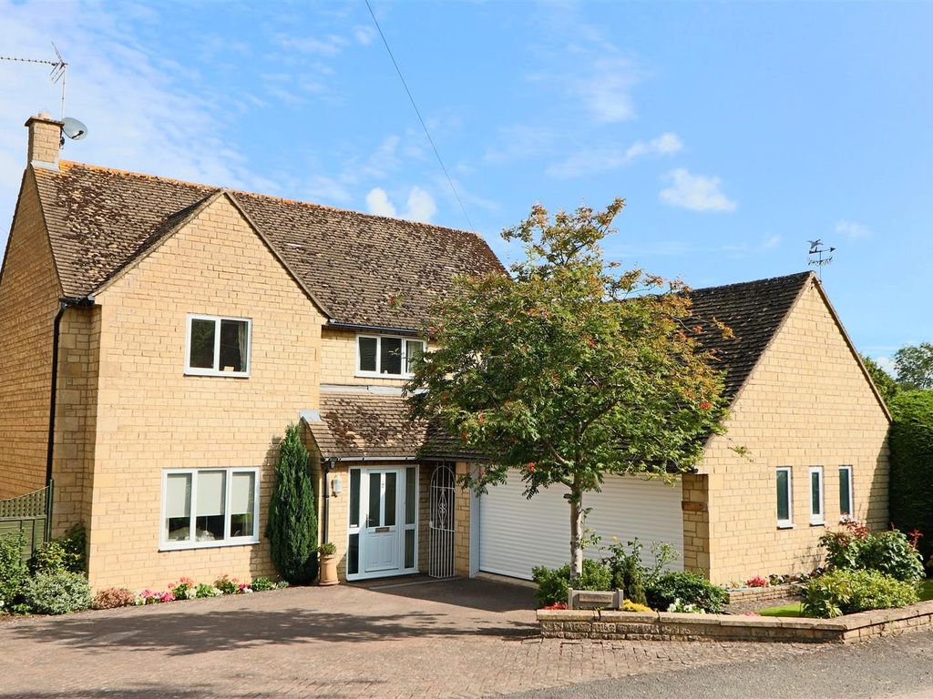 4 bed detached house for sale in Gretton, Cheltenham GL54, £625,000