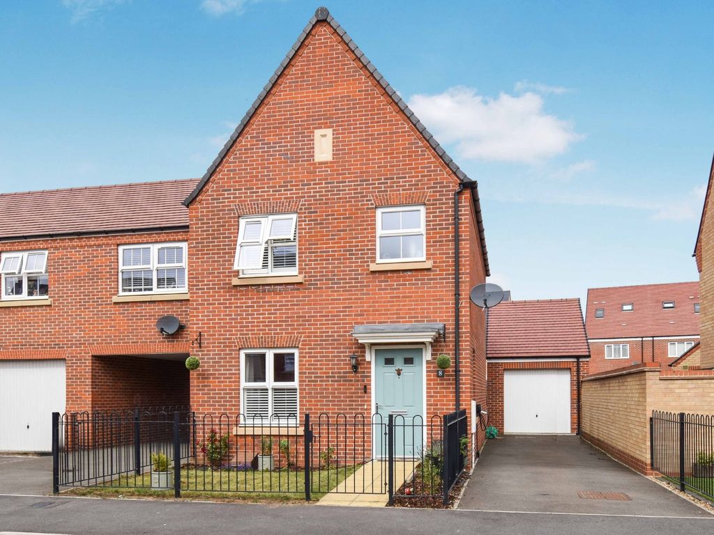 3 bed end terrace house for sale in Novello Drive, Biggleswade SG18, £385,000