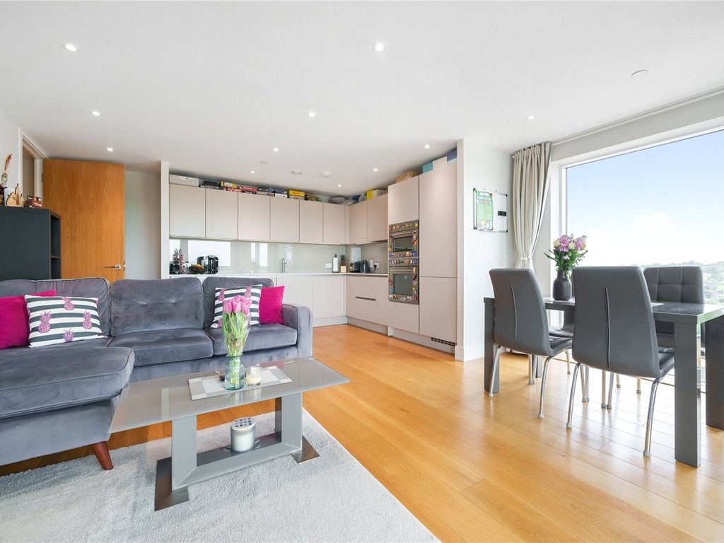 2 bed flat for sale in Acton Walk, London N20, £514,000