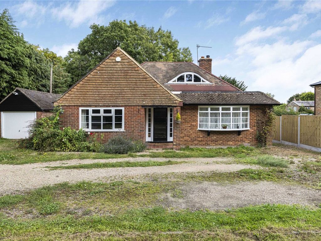 4 bed bungalow for sale in Chinnor Road, Bledlow Ridge, High Wycombe HP14, £795,000