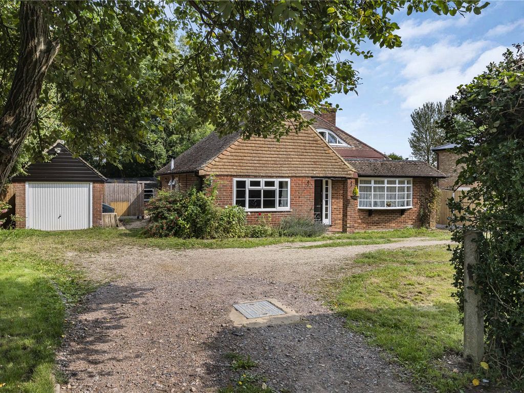 4 bed bungalow for sale in Chinnor Road, Bledlow Ridge, High Wycombe HP14, £795,000
