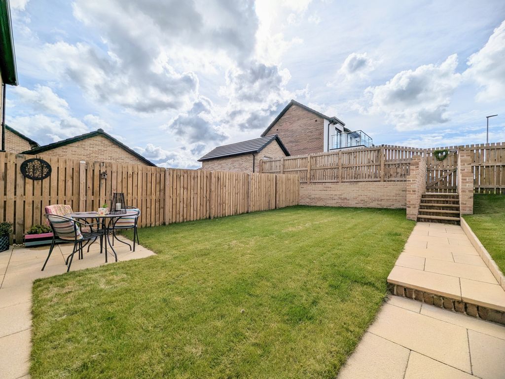 3 bed semi-detached house for sale in Thorpe Rig, Biggar ML12, £250,000