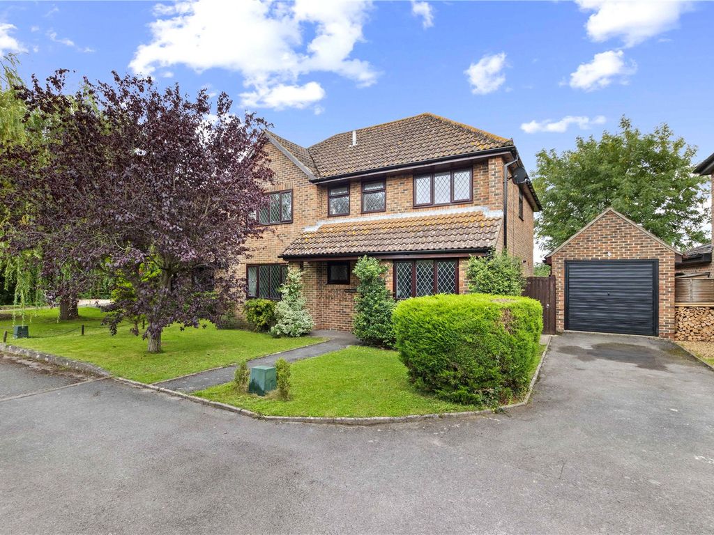 4 bed detached house for sale in Conifer Drive, Hambrook, Chichester, West Sussex PO18, £750,000