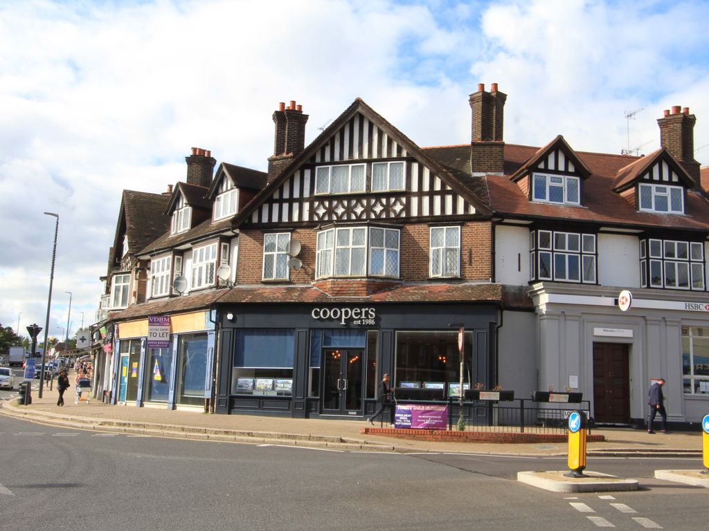 4 bed flat for sale in Bridge Street, Pinner HA5, £495,000