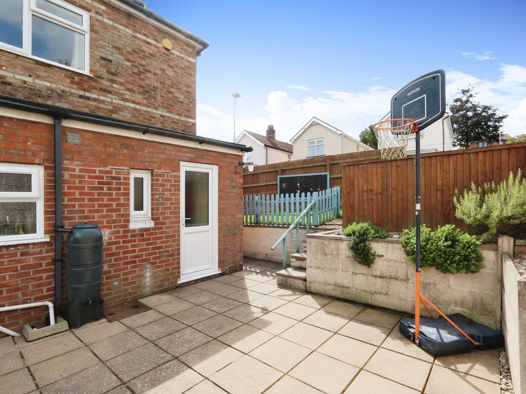 3 bed detached house for sale in Francis Road, Branksome, Poole BH12, £350,000