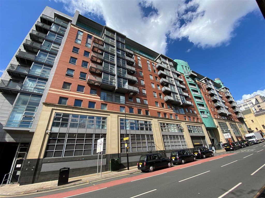 2 bed flat to rent in Whitworth Street West, Manchester M1, £1,300 pcm