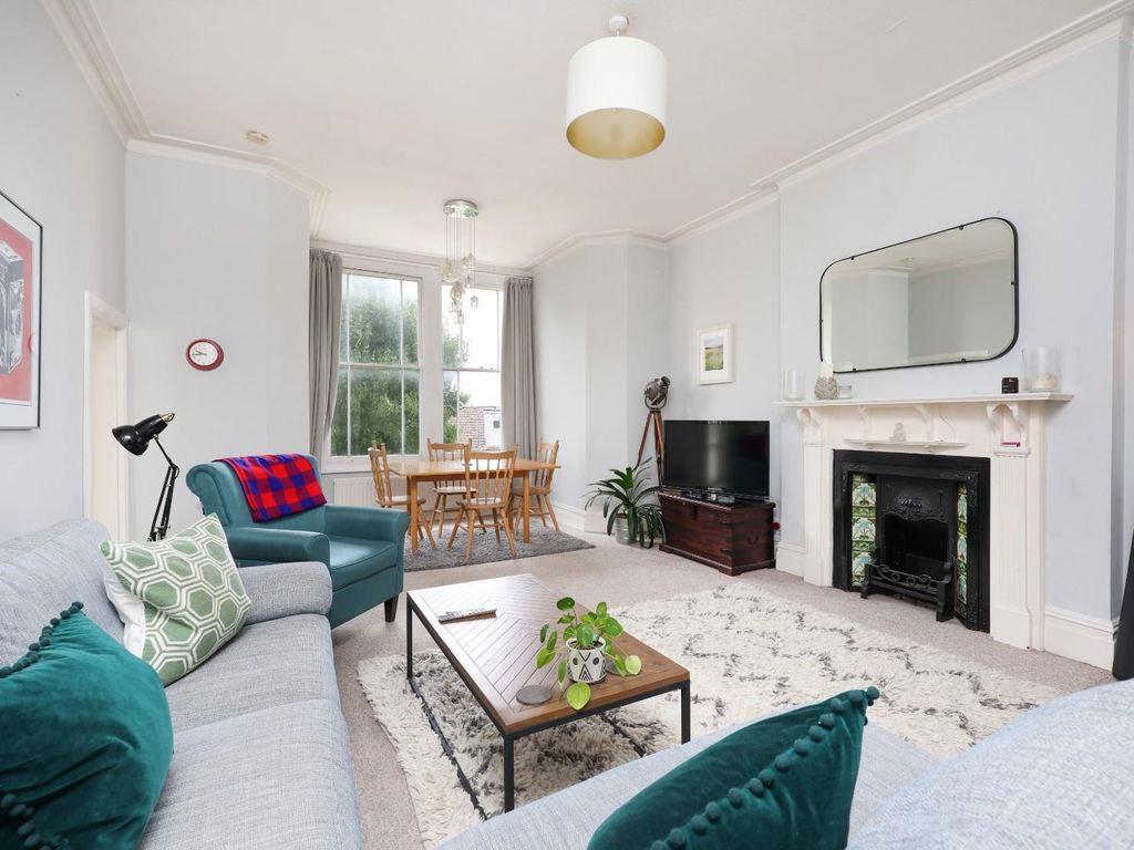 2 bed flat for sale in Linden Road, Westbury Park, Bristol BS6, £420,000