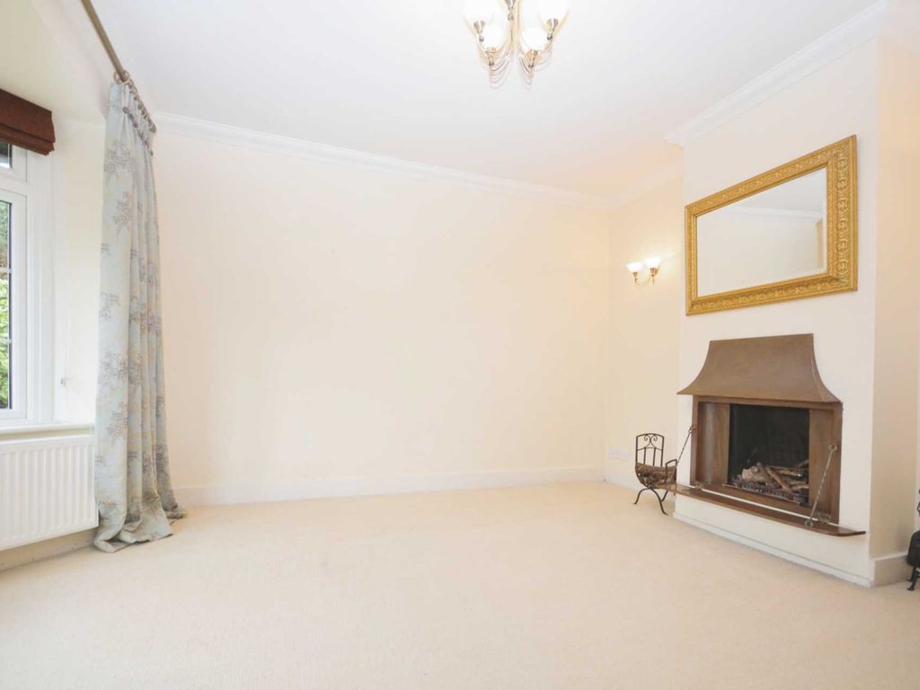 5 bed detached house for sale in Chartridge Lane, Chesham HP5, £1,150,000