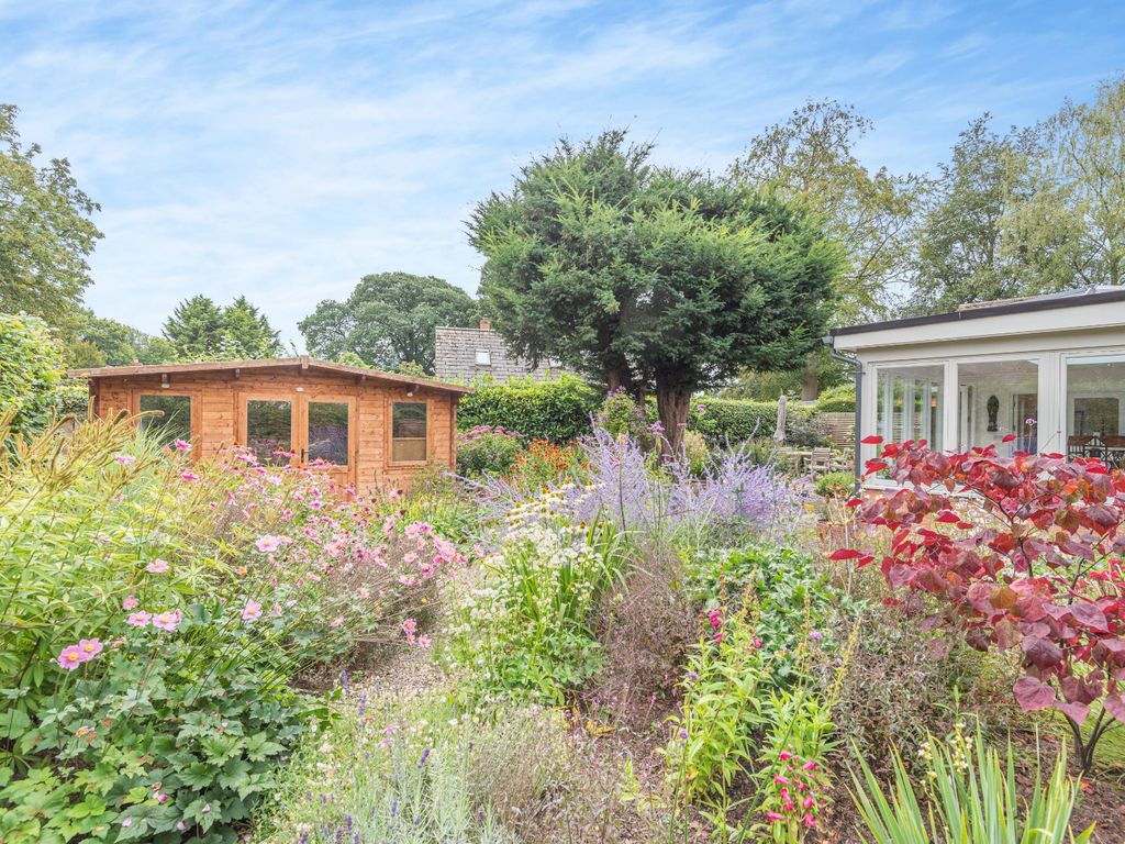 3 bed bungalow for sale in Ashford Carbonel, Ludlow, Shropshire SY8, £625,000