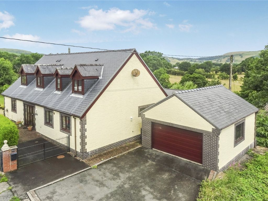 5 bed bungalow for sale in Llangadfan, Welshpool, Powys SY21, £425,000