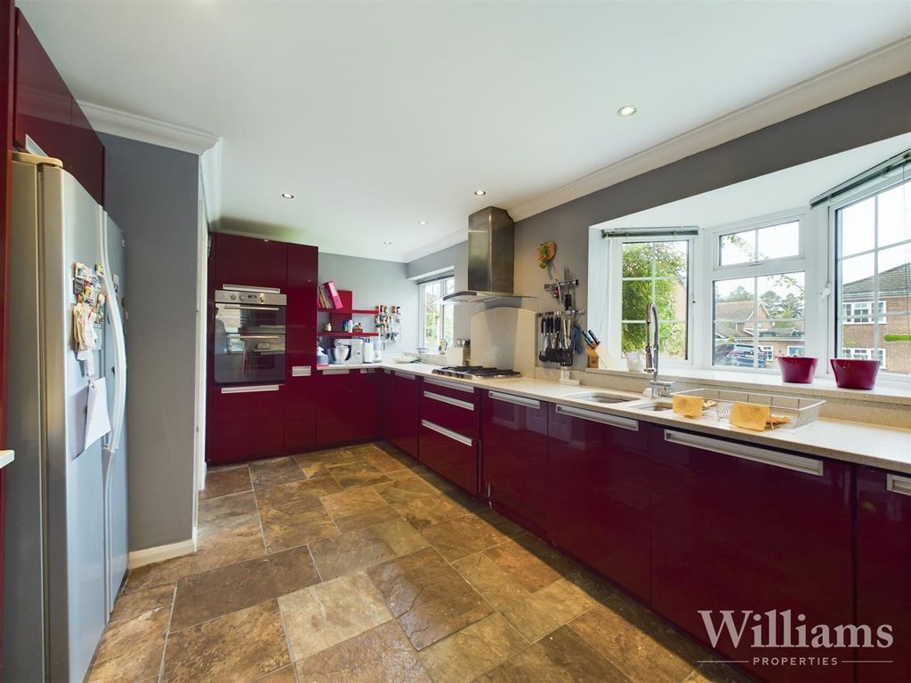 4 bed detached house for sale in The Spiert, Stone, Aylesbury HP17, £500,000