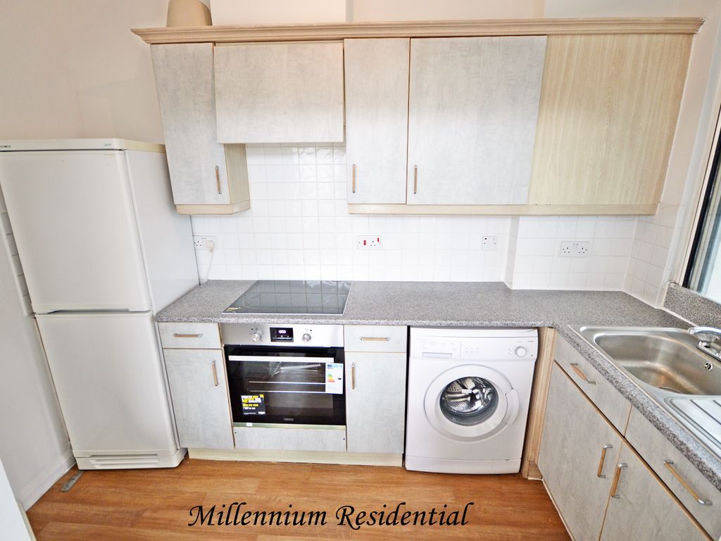 2 bed flat for sale in Newington Causeway, London SE1, £465,000