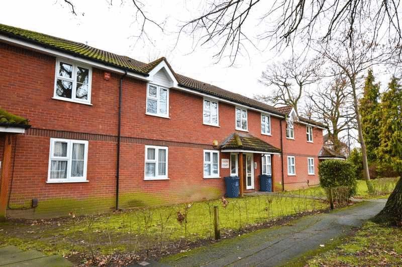 1 bed flat for sale in Laura Court, Parkfield Avenue, North Harrow, Middlesex HA2, £340,000