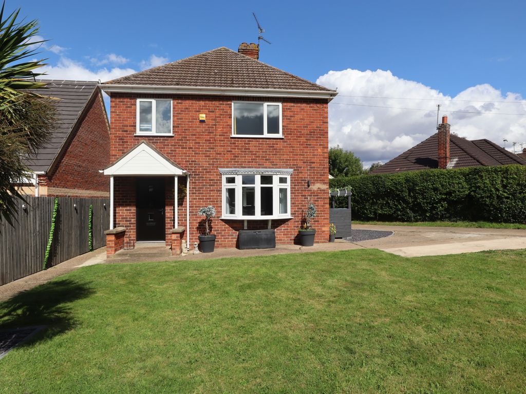 3 bed detached house for sale in High Street, Reepham LN3, £375,000