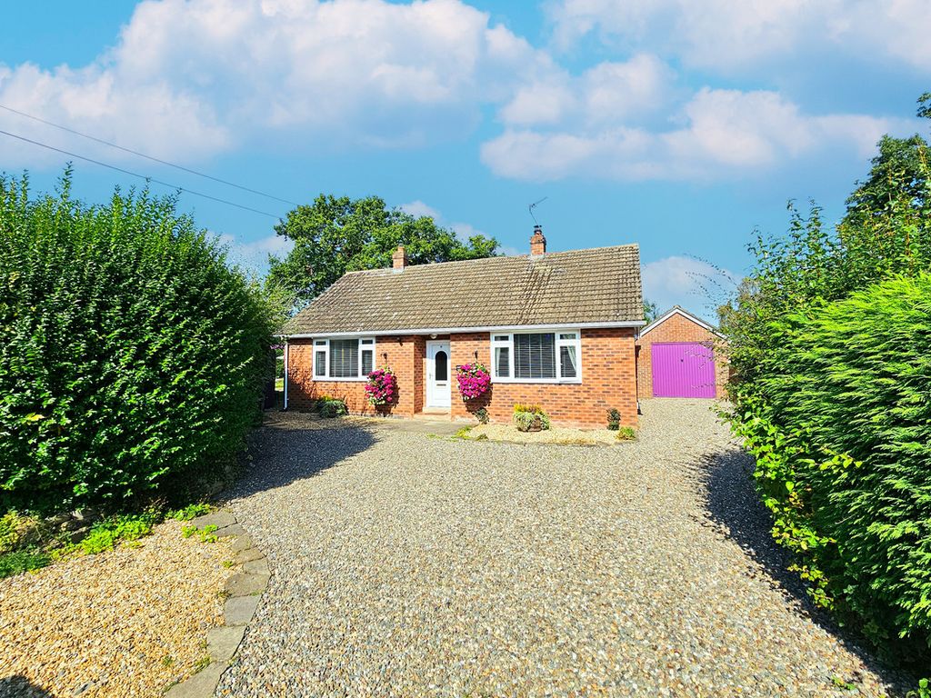 2 bed detached bungalow for sale in Grove Lane, Shrewsbury SY3, £340,000