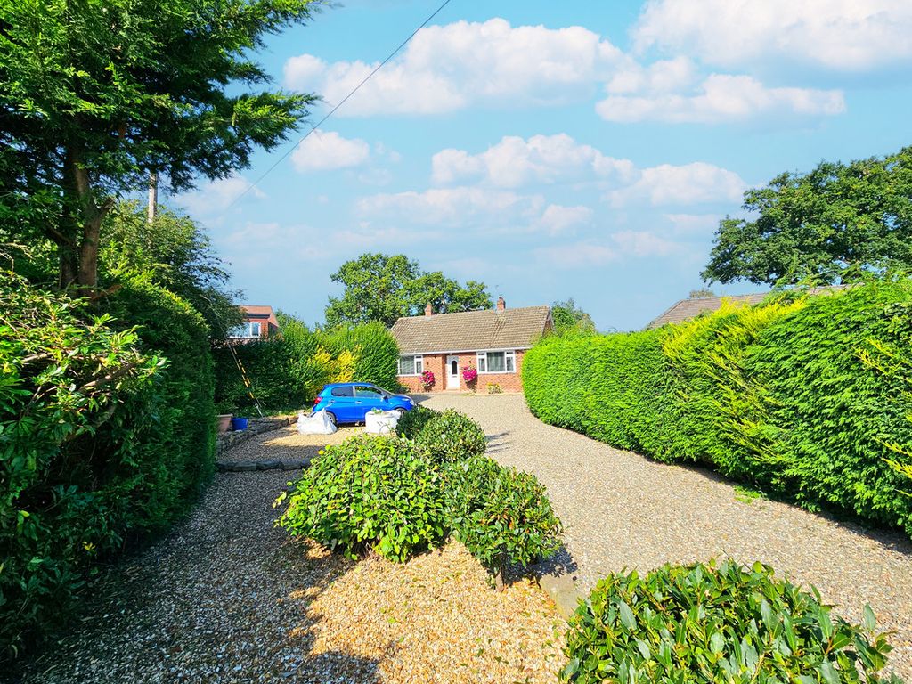 2 bed detached bungalow for sale in Grove Lane, Shrewsbury SY3, £340,000