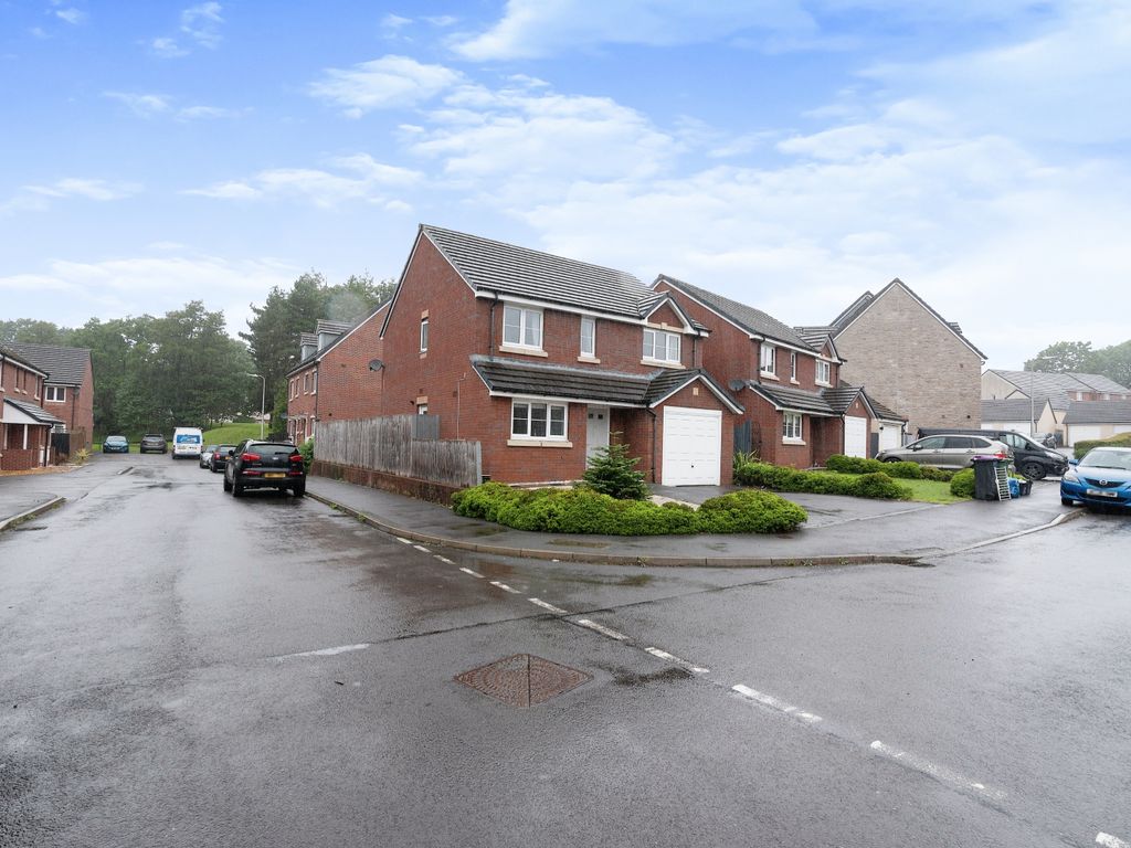 4 bed detached house for sale in Heol Y Groes, Cwmbran NP44, £340,000