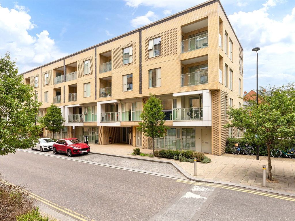 1 bed flat for sale in Great Northern Road, Cambridge CB1, £399,995