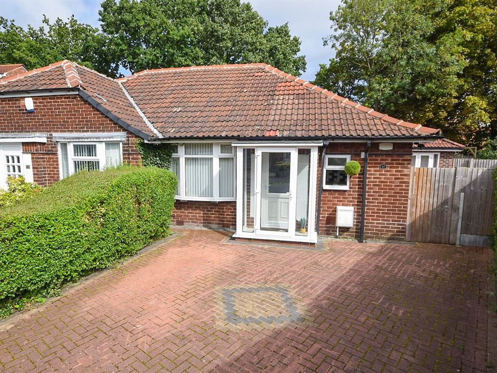 3 bed semi-detached bungalow for sale in Shakespeare Drive, Cheadle SK8, £375,000