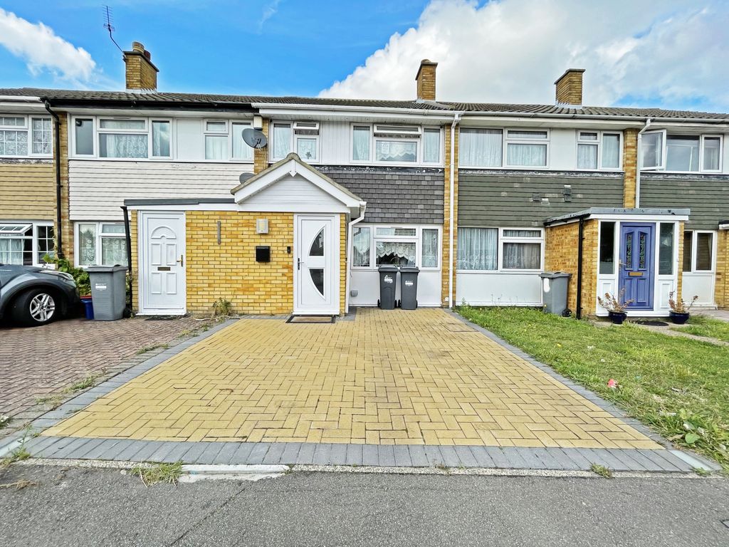 3 bed terraced house for sale in Sutton Hall Road, Hounslow TW5, £550,000