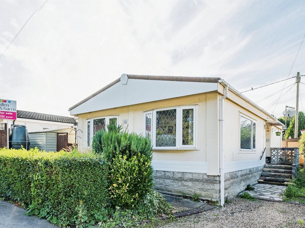 2 bed mobile/park home for sale in Beech Road, Shillingford Hill, Wallingford OX10, £110,000