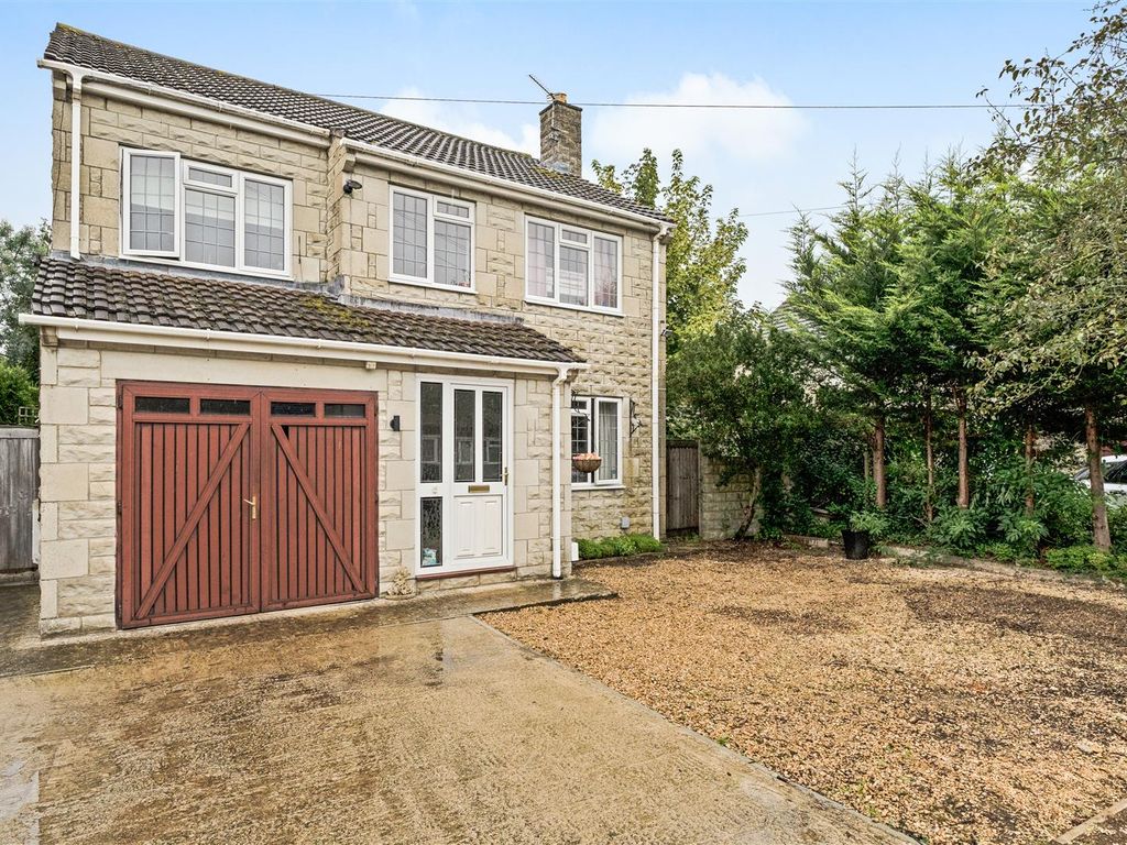 4 bed detached house for sale in Orchard Road, Chippenham SN14, £400,000