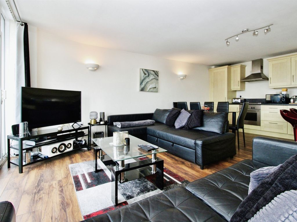 2 bed flat for sale in Westgate Street, Cardiff CF10, £210,000