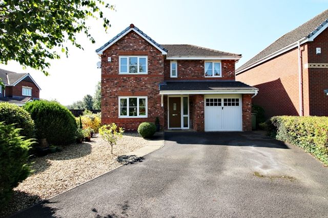 4 bed detached house for sale in Caton Drive, Atherton M46, £375,000