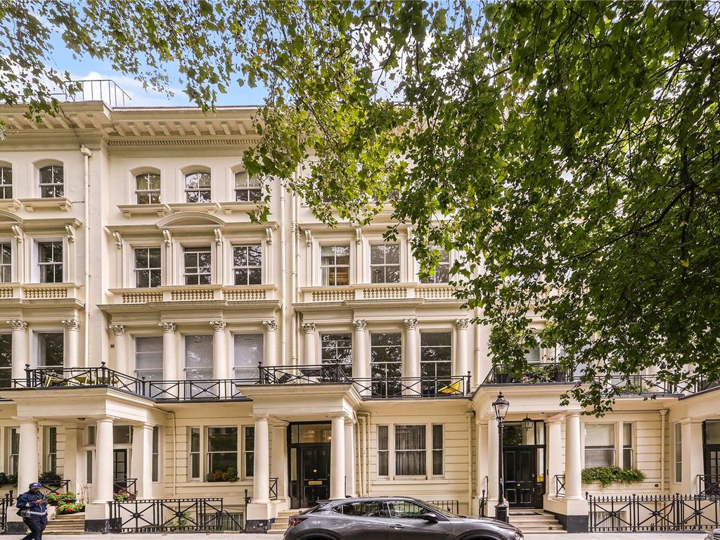 1 bed flat for sale in Rutland Gate, London SW7, £585,000