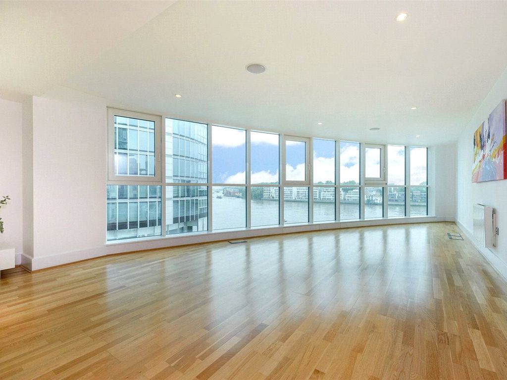 2 bed flat to rent in Kestrel House, St George Wharf, Vauxhall SW8, £3,445 pcm