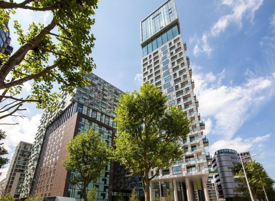 1 bed property for sale in Jackson Tower, 1 Lincoln Plaza, London E14, £435,000