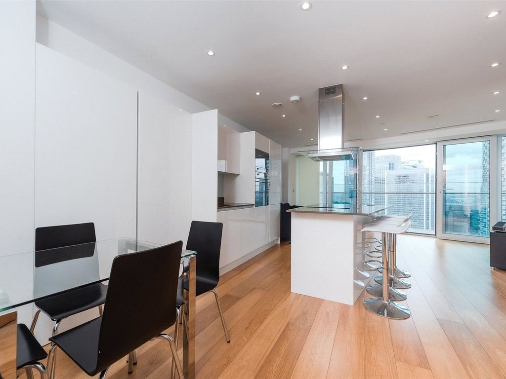 1 bed flat for sale in Arena Tower, 25 Crossharbour Plaza, Canary Wharf E14, £580,000