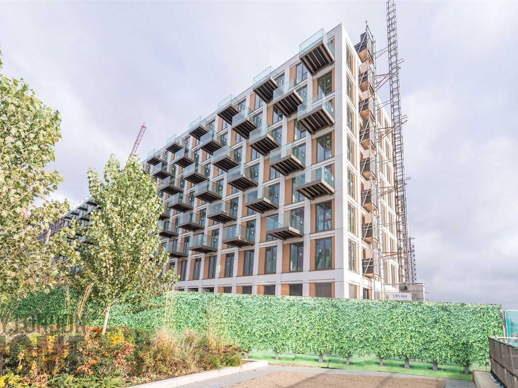 New home, 1 bed property for sale in Sienna House, Royal Wharf E16, £439,950