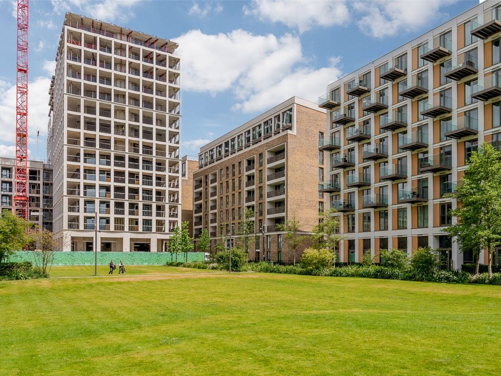 New home, Studio for sale in Park View Place, Royal Wharf, Canary Wharf E16, £300,000