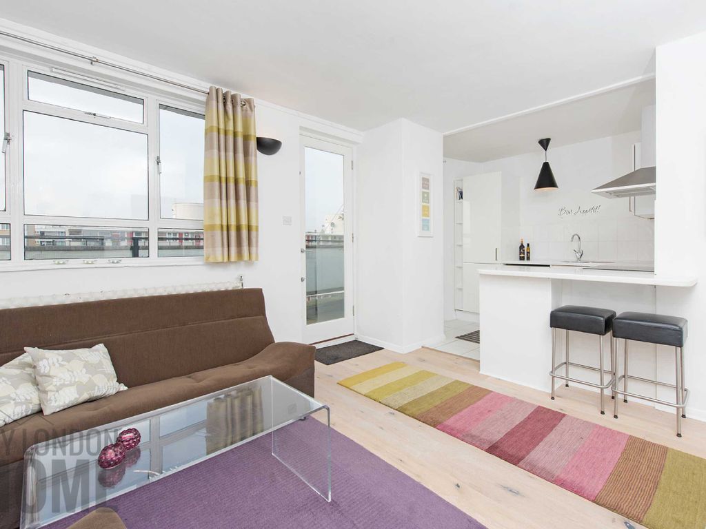1 bed flat for sale in Chaucer House, Churchill Gardens, Pimlico SW1V, £425,000