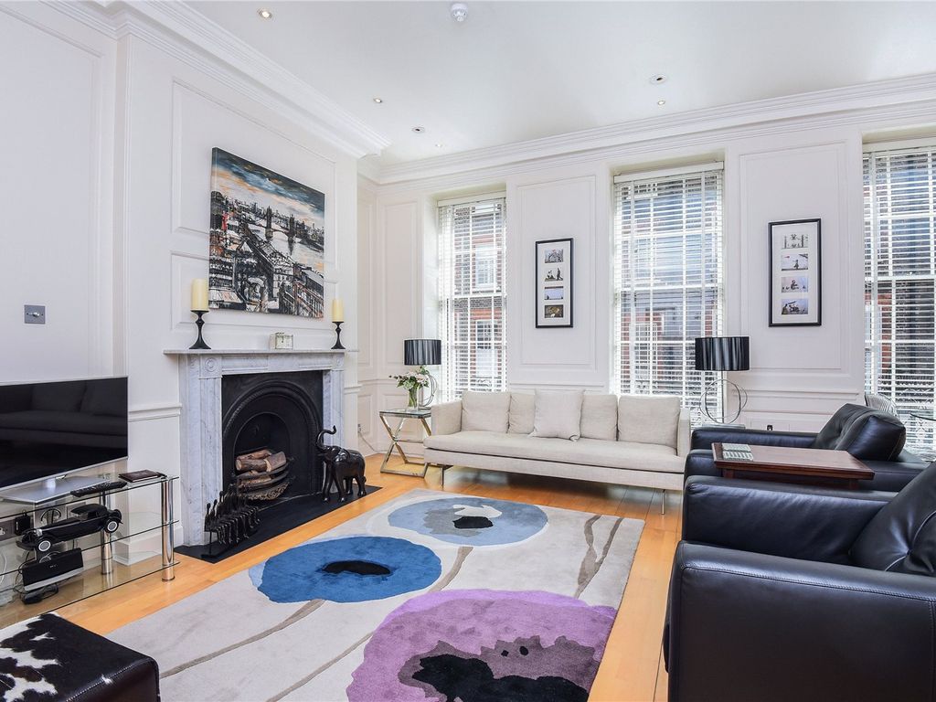 1 bed flat for sale in Craven Street, London WC2N, £800,000