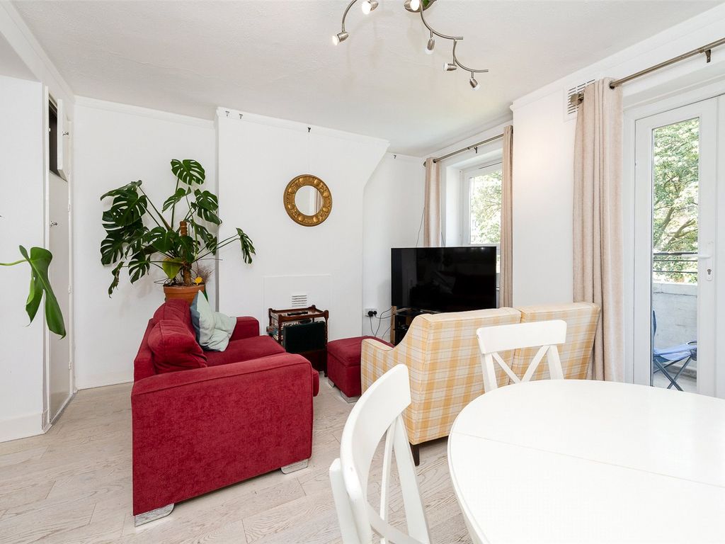 3 bed flat for sale in Melbury House, Richborne Terrace, Vauxhall SW8, £425,000