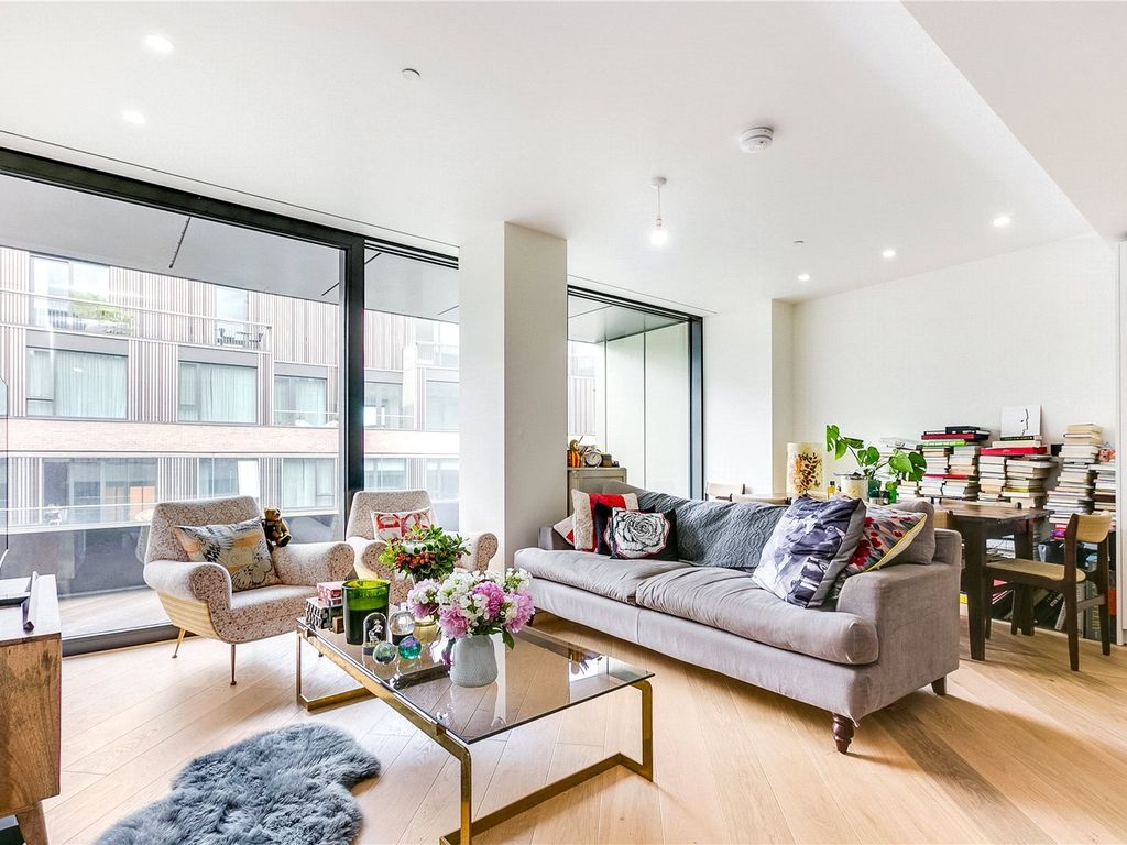 2 bed flat for sale in Helios Building, Television Centre, White City W12, £1,050,000