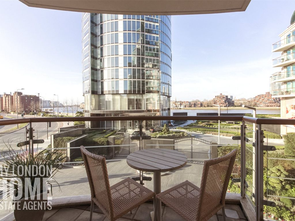1 bed flat for sale in Kingfisher House, St. George Wharf, Vauxhall SW8, £520,000