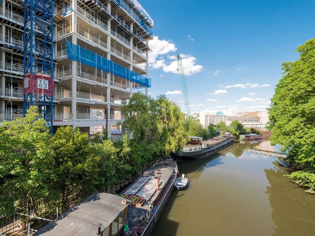 New home, 1 bed flat for sale in Brunel Building, The Brentford Project, Brentford TW8, £585,000