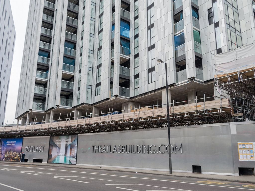 New home, 2 bed flat for sale in Atlas Building, Crown House, 145 City Road, London EC1V, £1,000,000
