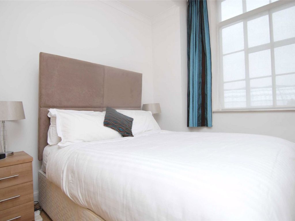 1 bed flat for sale in North Block, County Hall, Waterloo SE1, £550,000