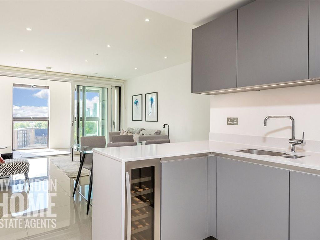 2 bed flat for sale in Conquest Tower, 130 Blackfriars Road, Southwark SE1, £900,000