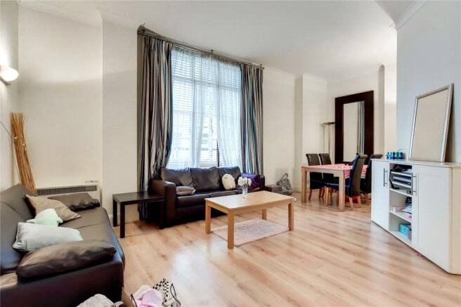 2 bed flat for sale in South Block, County Hall Apartments, 1 Belvedere Road, South Bank SE1, £650,000
