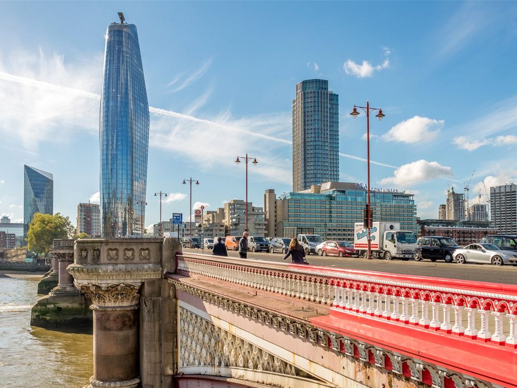 New home, 1 bed flat for sale in One Blackfriars, 1-16 Blackfriars Road, London SE1, £940,000
