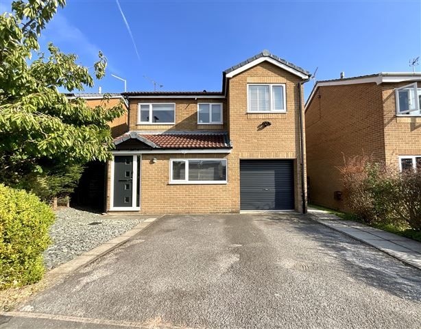 5 bed detached house for sale in Rufford Rise, Sothall, Sheffield S20, £350,000