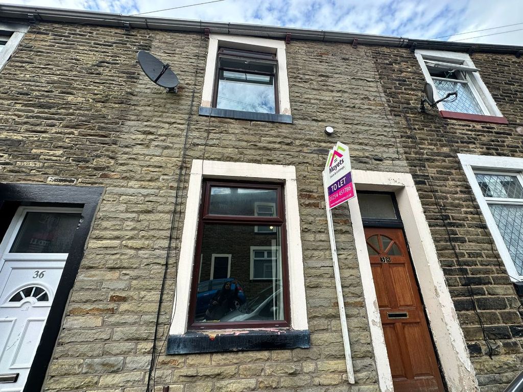 2 bed terraced house to rent in Commercial Street, Brierfield, Nelson BB9, £500 pcm